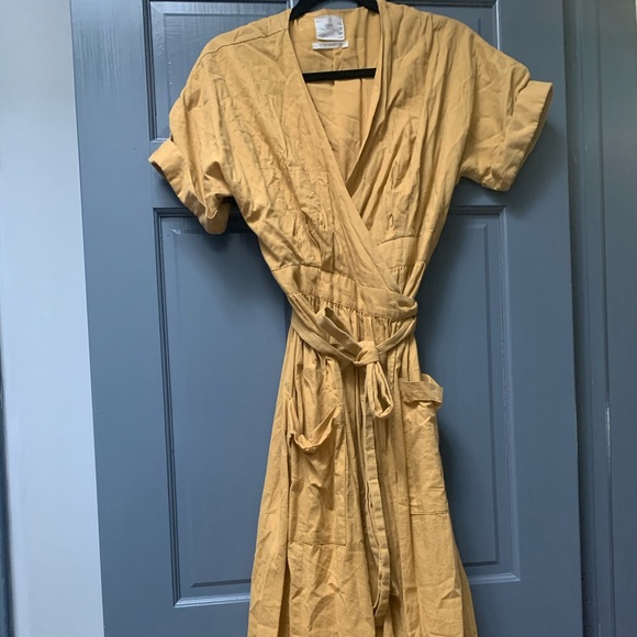 Dress - Picture 3 of 3